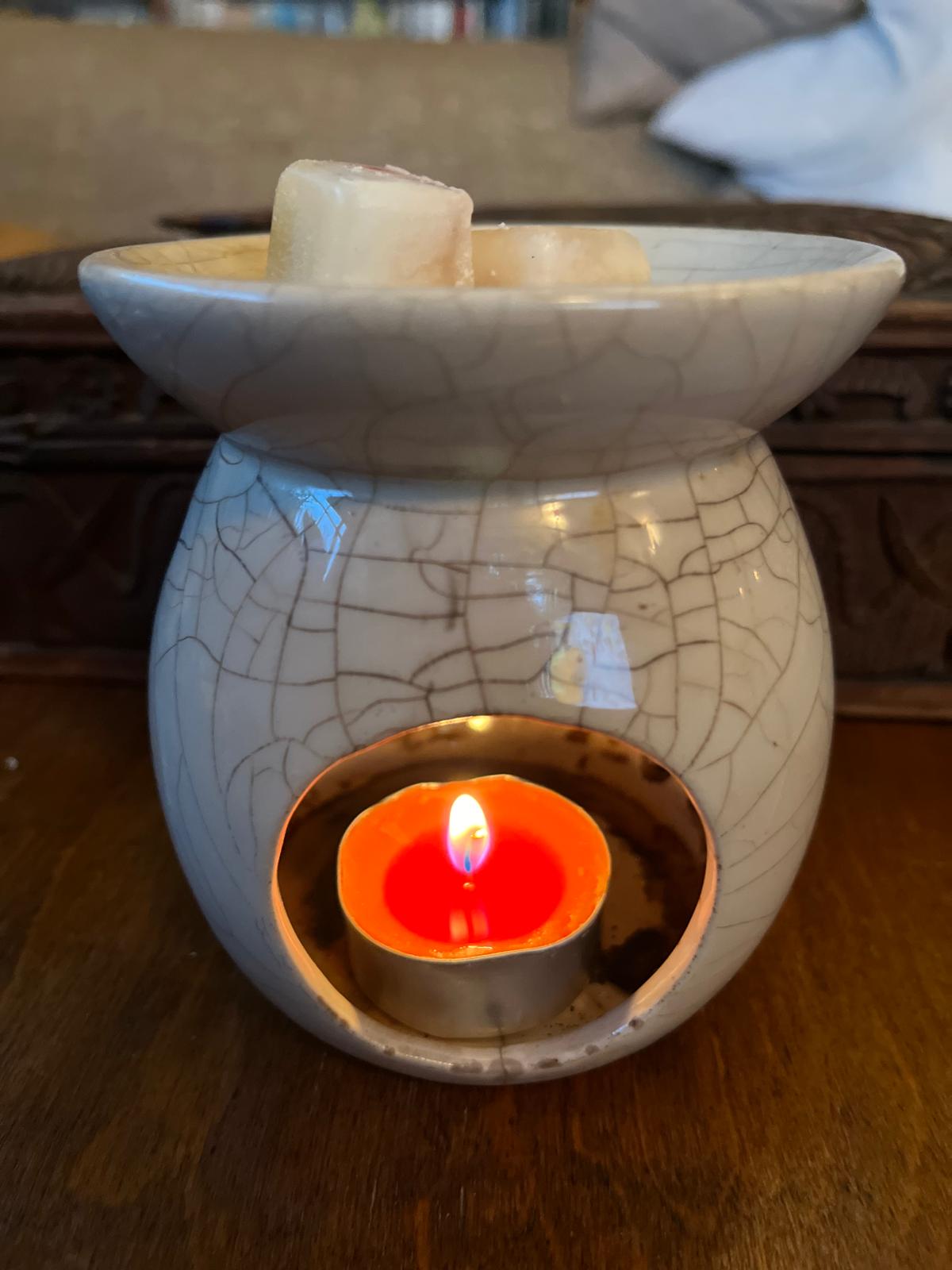 White ceramic burner for scented wax melts
